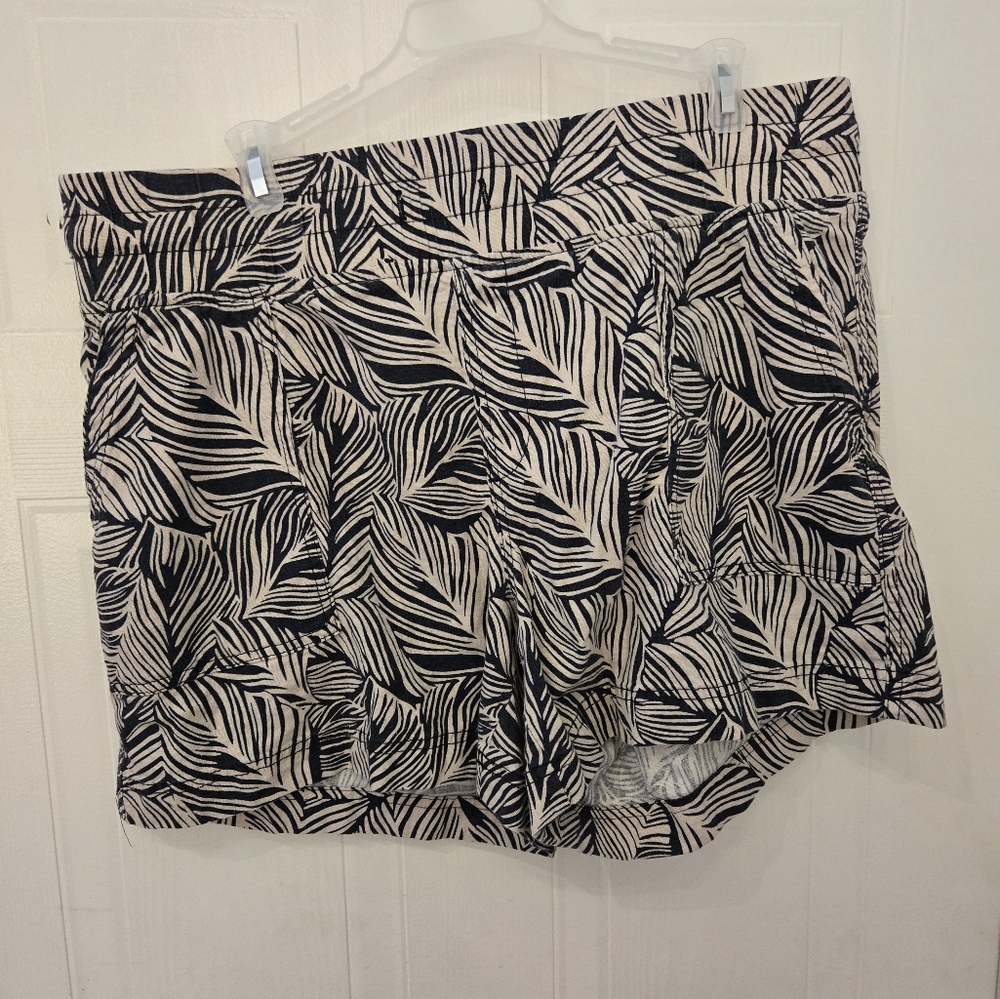 XL Denver Hayes Linen Blend Navy and Cream Patterned Shorts